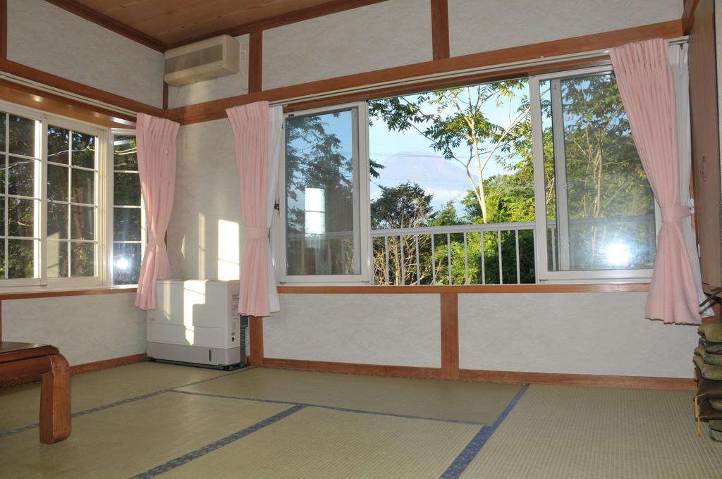Inn Yamanami Яманакако Екстер'єр фото